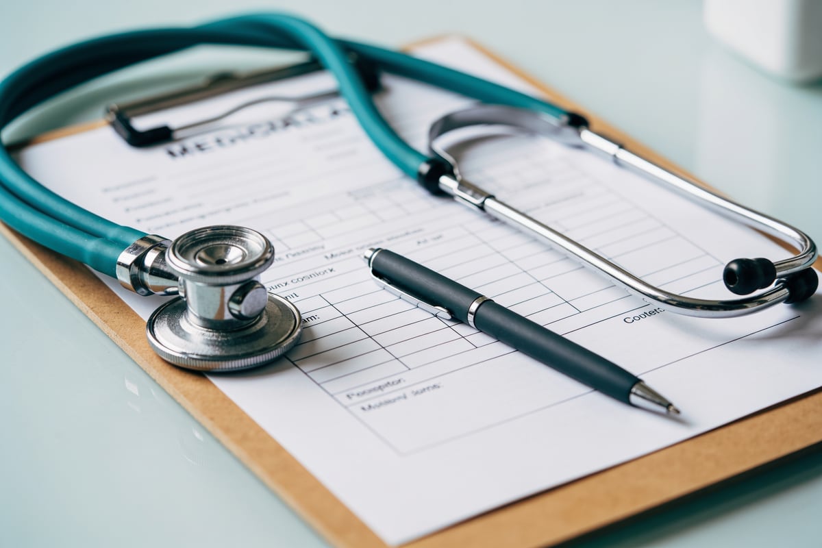 План лечения при зависимости составляет врач после осмотра и обследования